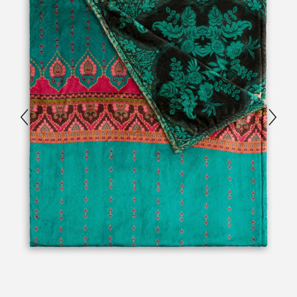 Johnny Was Cozy Blanket - Picture 5 of 8